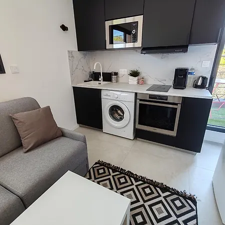 2 Pers Entierement Equipe Apartment